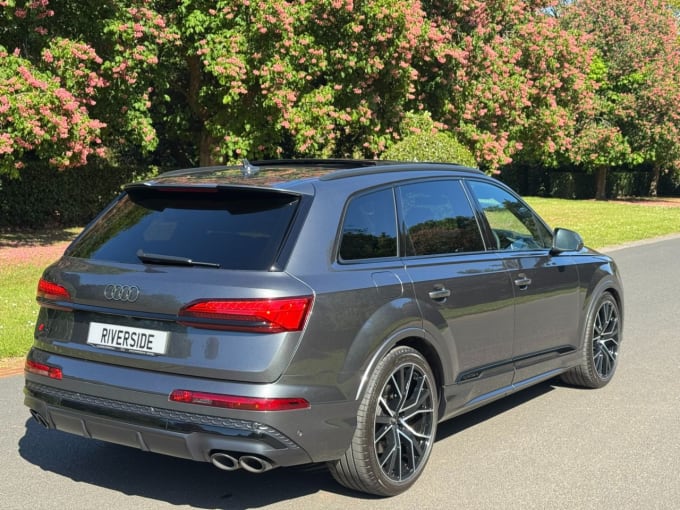 2025 Audi Sq7