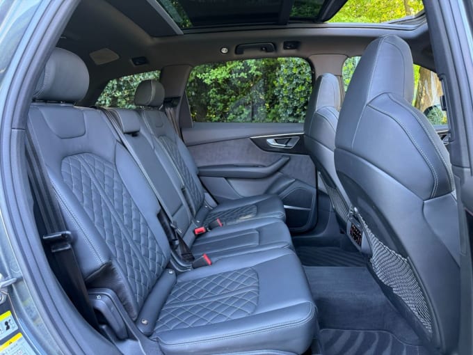 2025 Audi Sq7