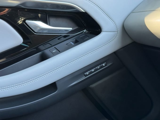 2025 Land Rover Range Rover Evoque