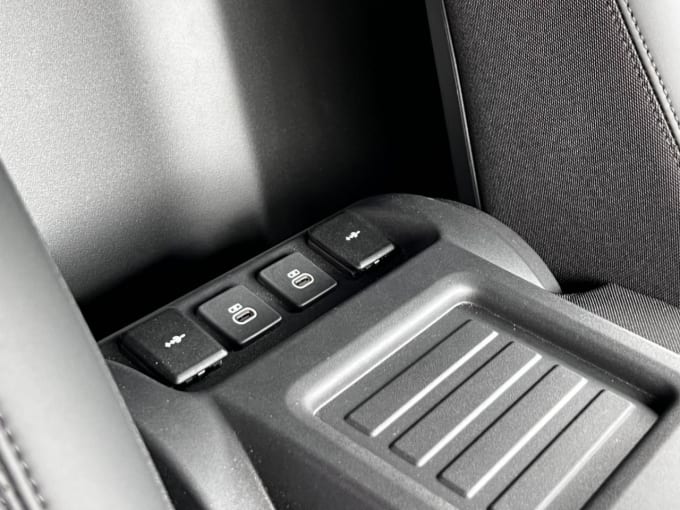 2025 Land Rover Defender