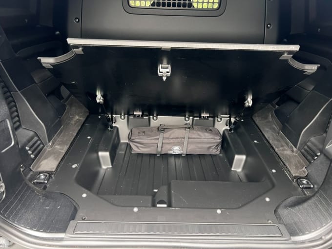 2025 Land Rover Defender