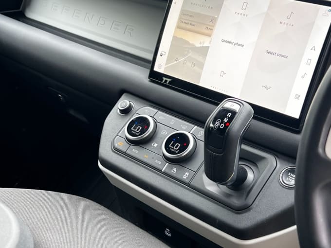 2025 Land Rover Defender