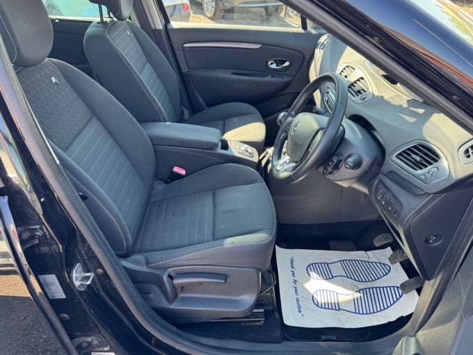 2025 Renault Scenic