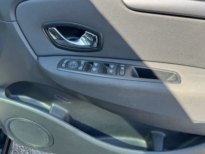 2025 Renault Scenic