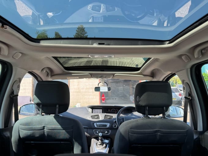 2025 Renault Scenic