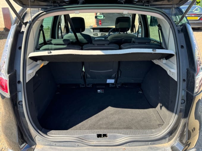 2025 Renault Scenic