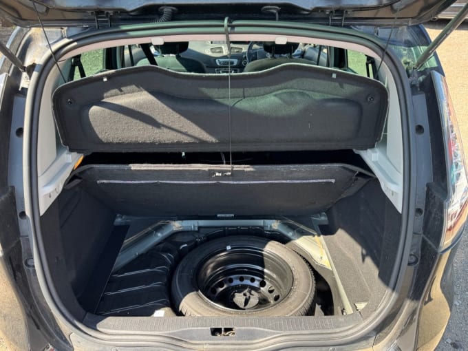 2025 Renault Scenic