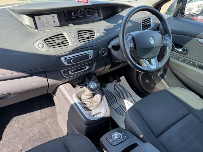 2025 Renault Scenic
