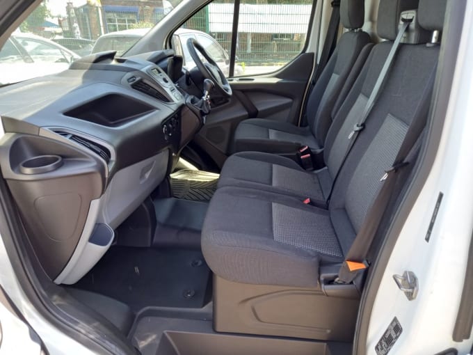 2025 Ford Transit Custom