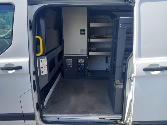 2025 Ford Transit Custom