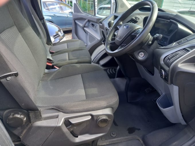 2025 Ford Transit Custom
