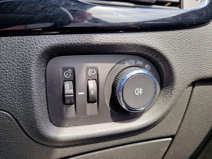 2025 Vauxhall Astra