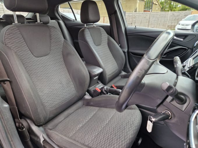 2025 Vauxhall Astra