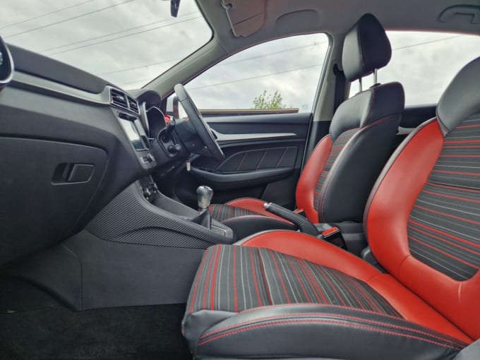 2025 Mg Mg Zs