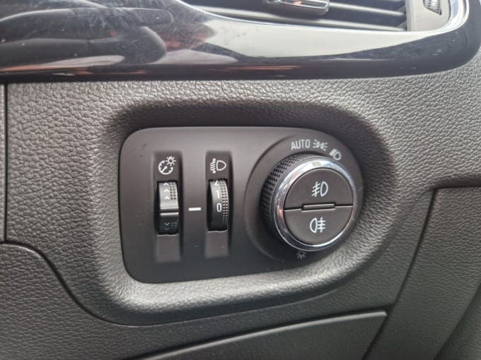 2025 Vauxhall Astra