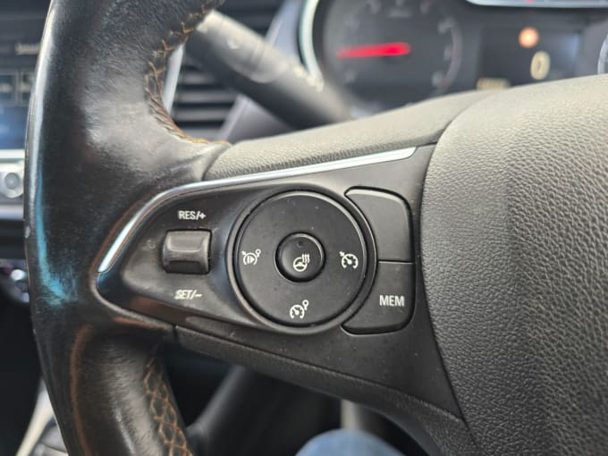 2025 Vauxhall Crossland X