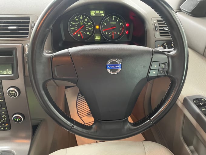2025 Volvo S40