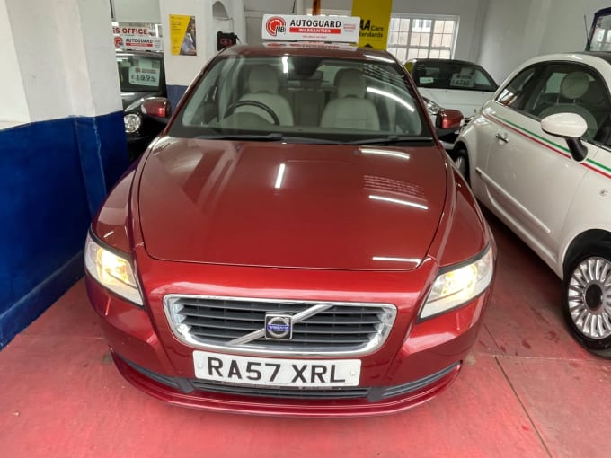2025 Volvo S40