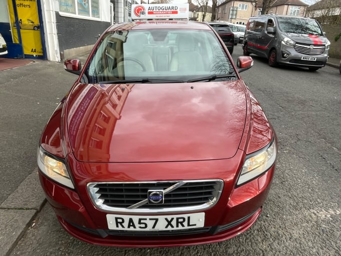 2025 Volvo S40