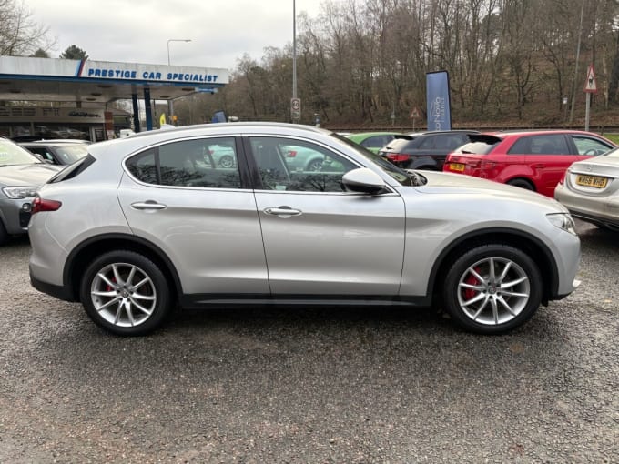 2025 Alfa Romeo Stelvio