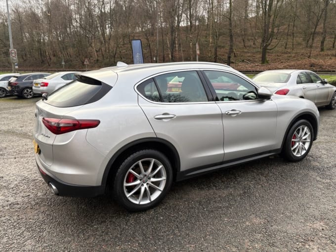 2025 Alfa Romeo Stelvio