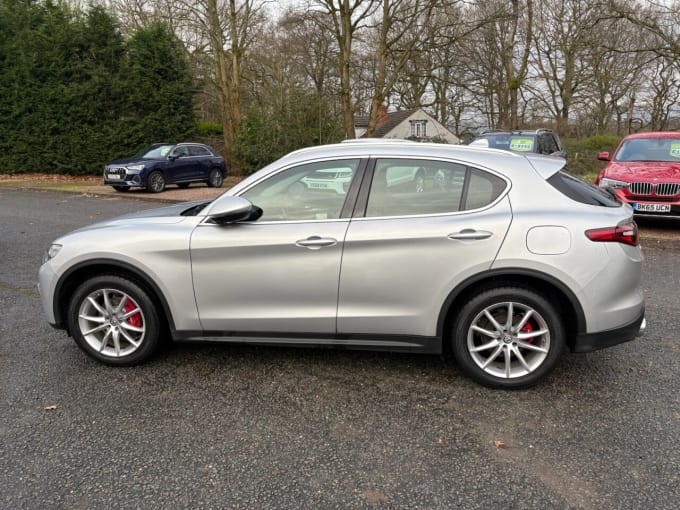 2025 Alfa Romeo Stelvio