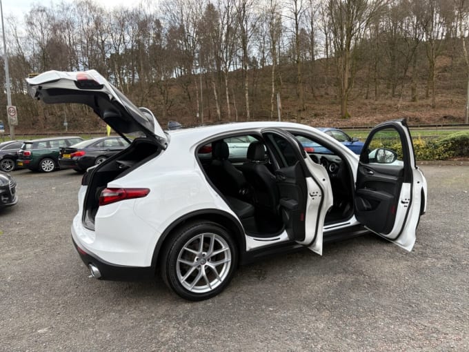 2025 Alfa Romeo Stelvio