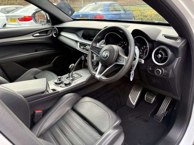 2025 Alfa Romeo Stelvio
