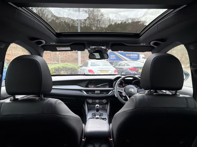 2025 Alfa Romeo Stelvio