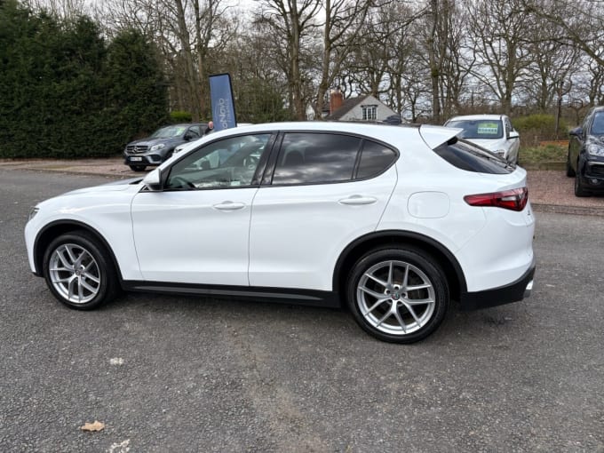 2025 Alfa Romeo Stelvio