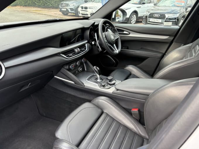 2025 Alfa Romeo Stelvio