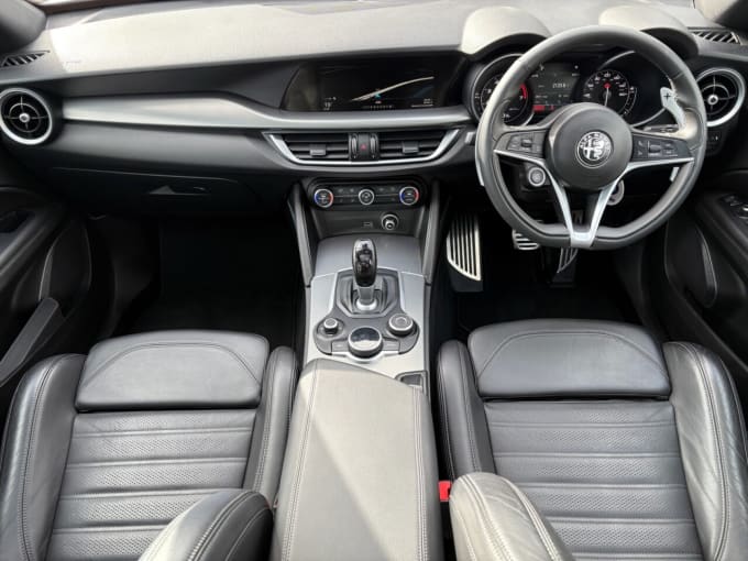 2025 Alfa Romeo Stelvio