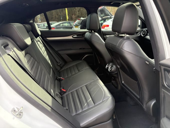 2025 Alfa Romeo Stelvio