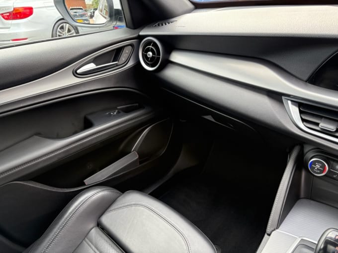 2025 Alfa Romeo Stelvio