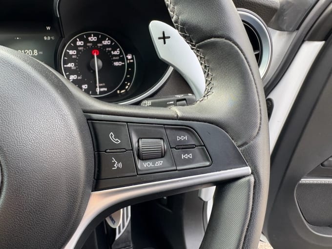 2025 Alfa Romeo Stelvio
