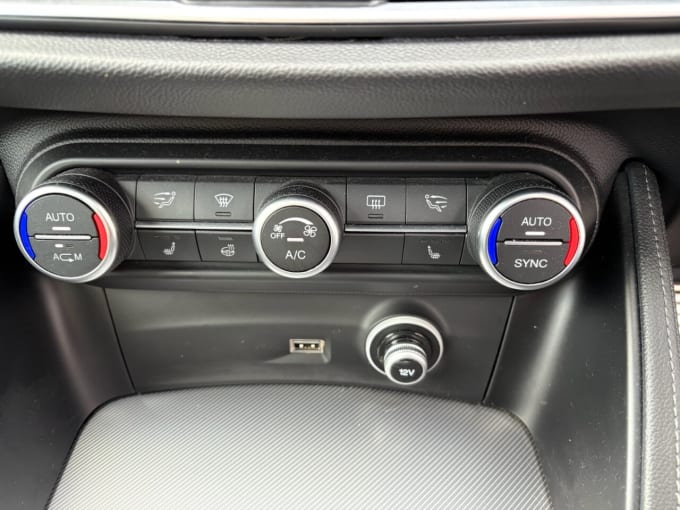 2025 Alfa Romeo Stelvio