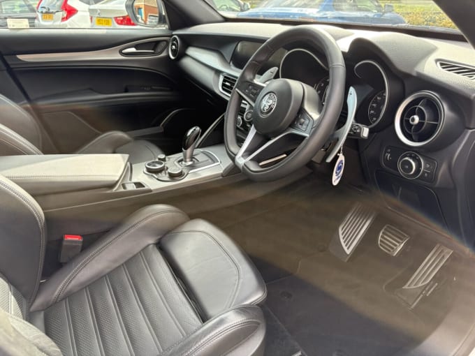 2025 Alfa Romeo Stelvio