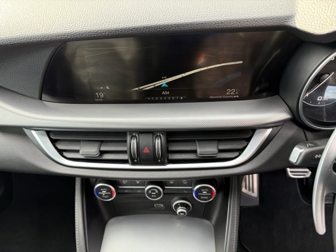 2025 Alfa Romeo Stelvio