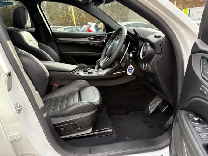 2025 Alfa Romeo Stelvio