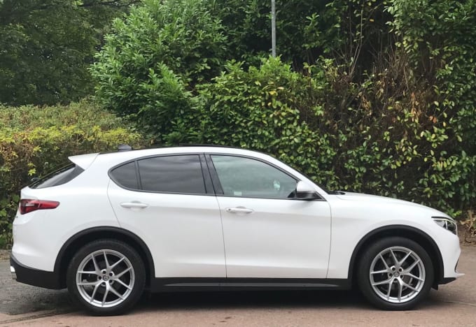 2025 Alfa Romeo Stelvio