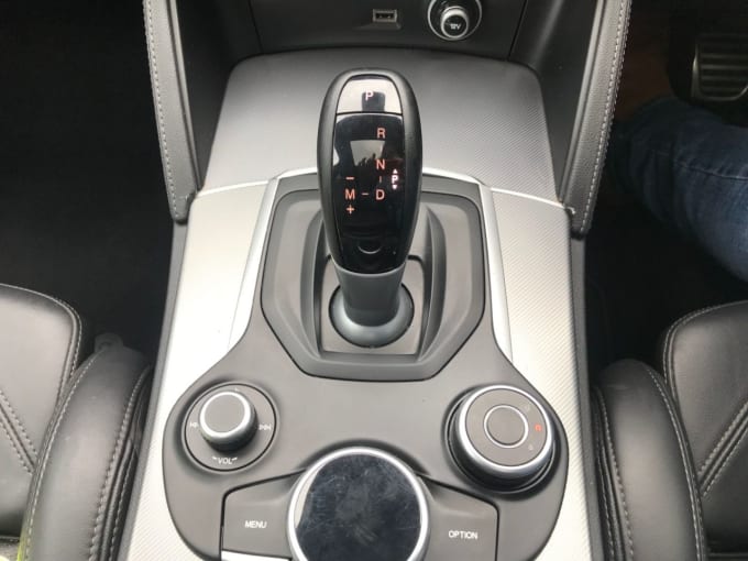 2025 Alfa Romeo Stelvio
