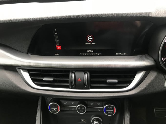 2025 Alfa Romeo Stelvio