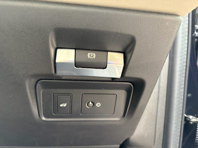 2025 Land Rover Discovery Sport