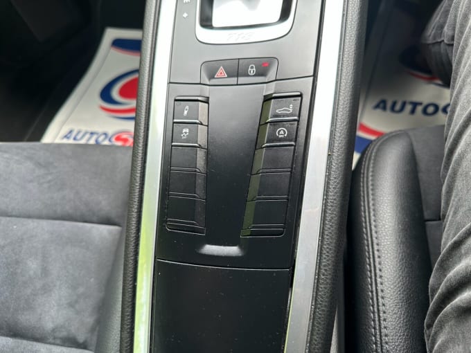 2025 Porsche 718 Cayman