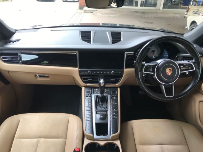2025 Porsche Macan