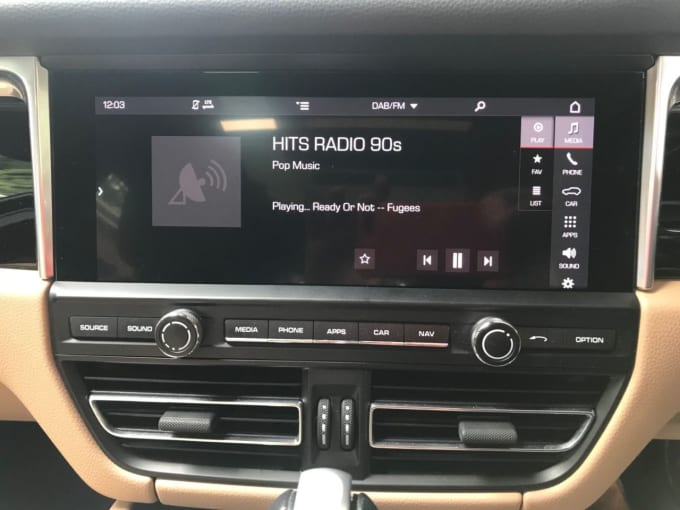 2025 Porsche Macan