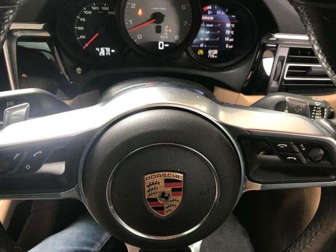 2025 Porsche Macan