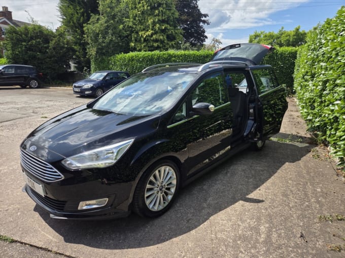2025 Ford Grand C-max