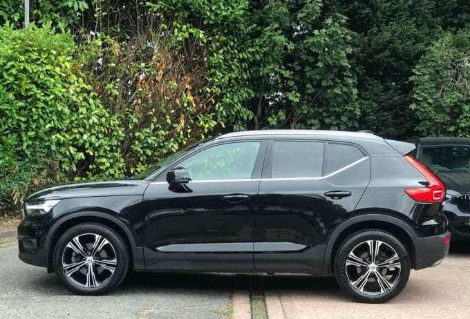 2025 Volvo Xc40