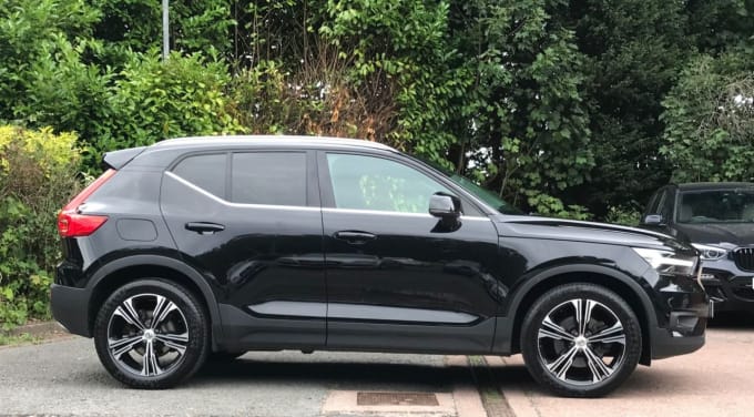 2025 Volvo Xc40
